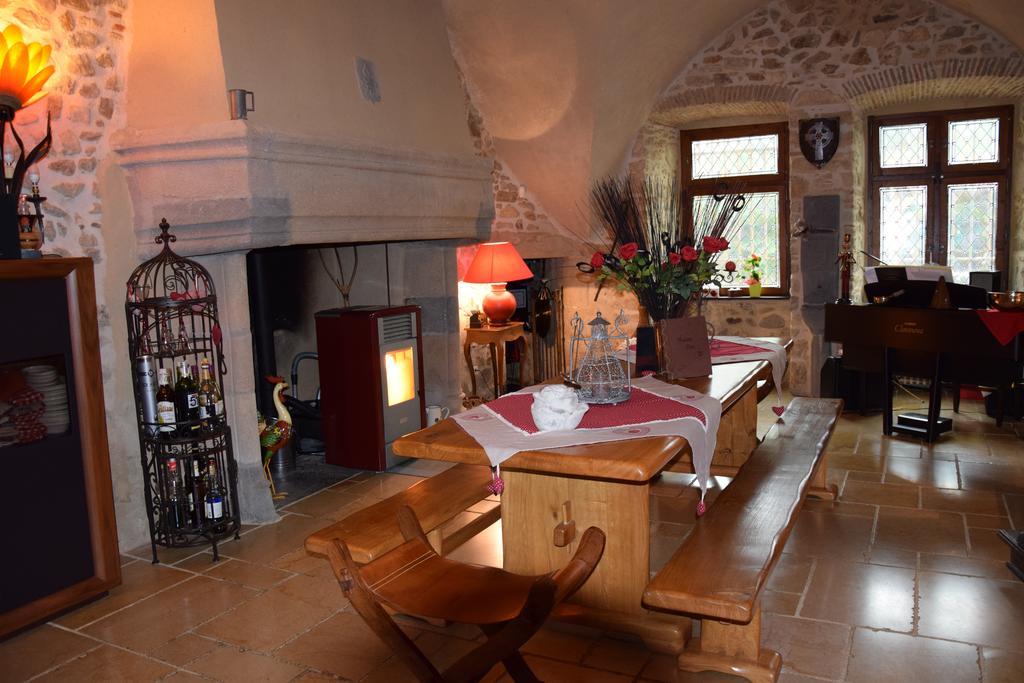Saint-Rémy-de-Chargnat Chateau Des Aiguilles المظهر الخارجي الصورة