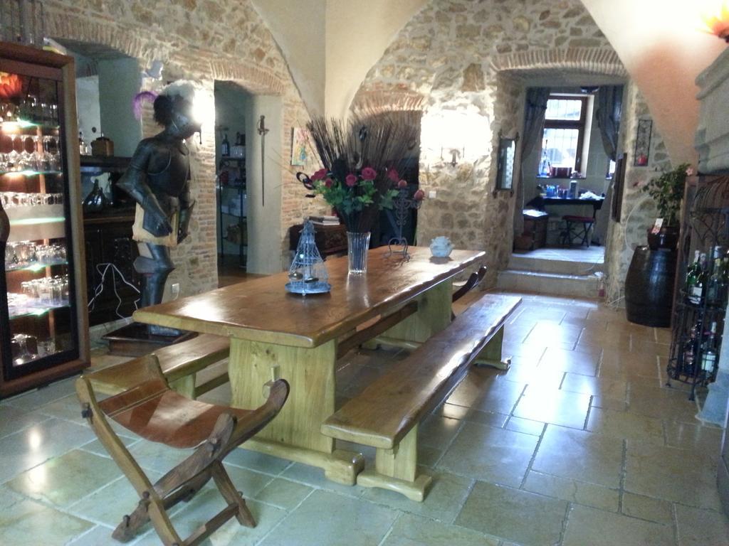 Saint-Rémy-de-Chargnat Chateau Des Aiguilles المظهر الخارجي الصورة